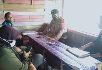 Jalin Kedekatan Bersama Warga, Babinsa dan Bhabinkamtibmas Menteng Sampaikan Pesan Ini