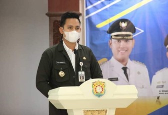 Bupati Kendal Dico M Ganinduto dalam acara  seminar di Kabupaten Kendal dengan mengangkat tema "Peran OPD dan Ormas dalam Percepatan Penurunan Stunting Secara Konsisten di Kabupaten Kendal", Jumat (7/5/2021) bertempat di Pendopo Tumenggung Bahurekso Kabupaten Kendal, Jawa Tengah.