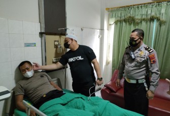 Petugas Satlantas Polresta Surakarta yang dianiaya warga sipil saat melakukan razia protokol kesehatan di kelurahan Semanggi Solo.