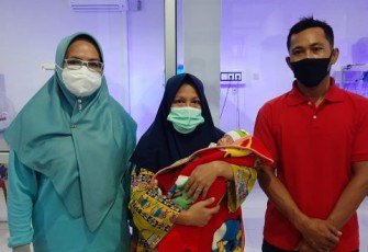 Pilu, Tak Mampu Biayai Persalinan, RSHD dan Baznas Turun Tangan Bantu Warga Kelurahan Sumur Dewa