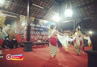 Pentas Seni Budaya Jawa di Wisma Tambakboyo Blitar (foto : Faisal NR / Klikwarta.com Blitar)