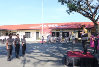 4 Personel Polres Tebing Tinggi Dapat Kenaikan Pangkat Dalam Upacara Korps Raport
