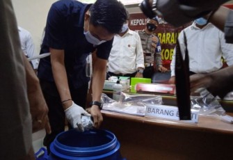 Polda Kepri Musnahkan BB 2 KG Sabu