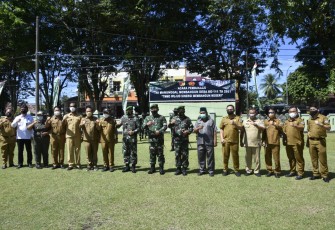 Foto bersama usai kegiatan upacara pembukaan TMMD kodim 1310/Bitung tahun anggaran 2021