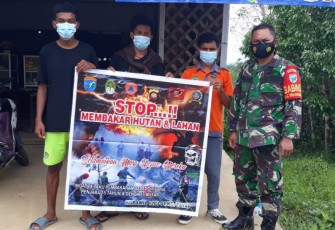 Tim Gabungan Patroli Terpadu Koramil Tayap Datangi Warga Dari Kerumah-Rumah