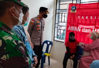 Kapolres Bintan Lakukan Peninjauan Vaksinasi Covid-19 di Wilayah Gunung Kijang