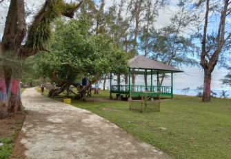 Salah satu titik lokasi objek wisata Pantai Teluk Bayu Kayu Menang