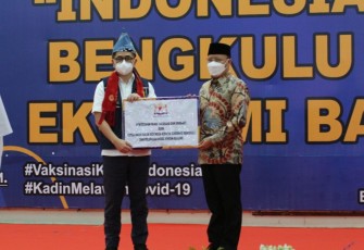 Walil Bupati Menghadiri Undangan  Penyerahan Simbolis Vaksinasi Dan Sembako Oleh KADIN Indonesia Kepada Gubernur Bengkulu Serta Pelepasan Mobil Vaksinasi Keliling