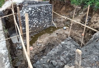 Satgas TMMD dan Warga Mulai Melanjutkan Pengerjaan Plat Dekker