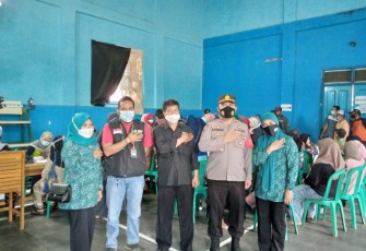 Kapolsek Cisompet-Polres Garut, Monitoring Gerai Vaksin Presisi TNI-POLRI Tahun 2021