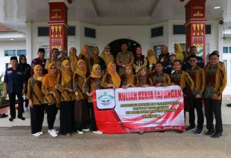 sebanyak 20 orang Mahasiswa UIN Raden Intan Lampung di sambut oleh Bupati Lampung Barat Parosil Mabsus dan ketua Leterasi Partinia Parosil Bertempat Rumah Dinas Bupati