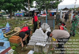 Karya Bhakti Kabupaten Kepahiang, Bersama Membersihkan Makam Pahlawan