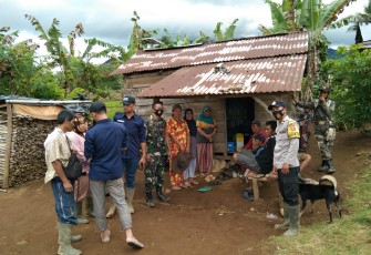 Perjuangan Bhabinkamtibmas Polsek Bengko dan Tim Nakes Menjangkau Dusun Talang Sawah Untuk Vaksinasi