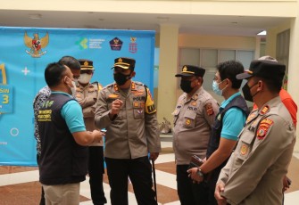 Target 16000 Vaksinasi Perhari, Kapolres Majalengka Pantau Pelaksanaan Gerai Vaksinasi Merdeka