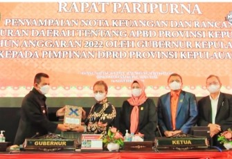 Rapat Paripurna Penyampaian Nota Keuangan dan Rancangan Perda Tentang APBD Kepri Tahun 2022 Oleh Gubernur Kepri