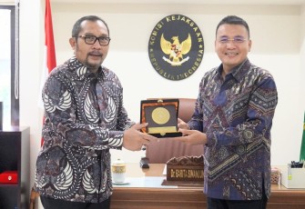 Wakil Ketua DPRD Provinsi Jawa Timur Sahat Tua Simanjuntak melakukan pertemuan konsultasi kepada Komisi Kejaksaan RI (Komjak RI) 