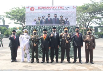 Semangat HUT ke-76 TNI