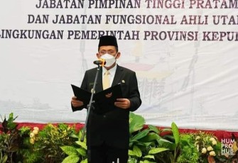 Gubernur Kepulauan Riau H. Ansar Ahmad Melantik Enam Orang Pejabat Eselon II di Lingkungan Pemprov Kepri dan Satu Orang Pejabat Fungsional Ahli Utama