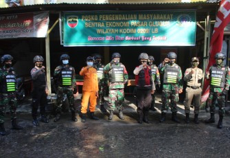 Kodim 0209/LB Dirikan Posko Pengendalian Masyarakat Sentra Ekonomi Di Pasar Glugur