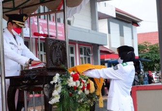 Wakil Bupati BU Arie Jadi Inspektur Upacara Penurunan Bendera