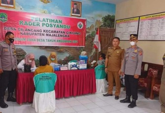Kapolsek Cikijing Pantau langsung Pelaksanaan vaksinasi Covid-19 dan Berikan Himbauan Prokes