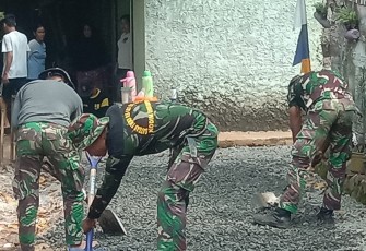  Akhirnya Jalan Flamboyan  Diperbaiki Satgas TMMD