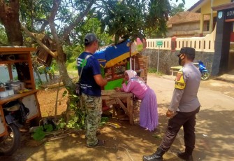 Kapolsek Malausma-Polres Majalengka, Tak Henti Melakukan Ops Yustisi Untuk Pendisiplinan Prokes Covid -19