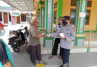 Operasi Yustisi Polsek Dawuan, Bagikan Masker Gratis Pada Warga Yang Melanggar