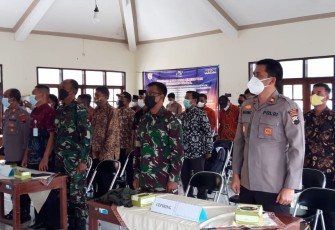 Kapolsek Cepiring hadiri rakor pengamanan wilayah di Pendopo Kecamatan Rowosari, Selasa 16/11/2021
