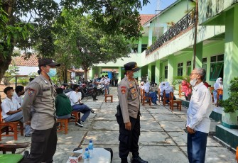 Pastikan Berjalan Lancar,Polsek Majalengka Kota Monitoring Kegiatan Vaksinasi Pelajar