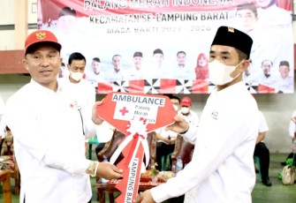 Bupati Lampung Barat Lantik PMI se Kabupaten Lampung Barat
