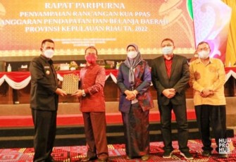 Gubernur Kepri Sampaikan Rancangan KUA PPAS Tahun 2022