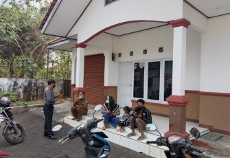 Patroli Dialogis Kanit Binmas Polsek Palasah Sampaikan Himbauan Kamtibmas Dan Prokes