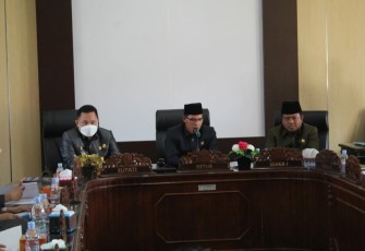Wakil Bupati Hadiri rapat Paripurna Dengan Agenda Pandangan Akhir Fraksi-Fraksi Dprd Kabupaten Bengkulu Tengah