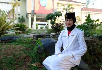 Rahmatika Hendrianabila, siswi di SMA Negeri 1 Boja, Kabupaten Kendal menjadi satu di antara dua perwakilan Jawa Tengah dalam Pasukan Pengibar Bendera Pusaka (Paskibraka) tingkat nasional. 