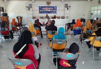 Kegiatan Dikmas Lantas sosialisasi keselamatan Lalu Lintas kepada paguyupan Istri Kepala Desa dan perangkat Desa Rowosari Kendal, bertempat di Kecamatan Rowosari Kabupaten Kendal. Jumat (17/09/2021).