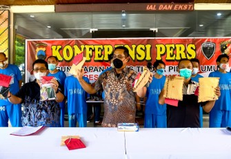 Ditreskrimum Polda Jateng menggelar konferensi pers terkait  komplotan pencurian dengan pemberatan