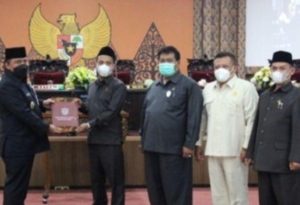 Ketua DPRD Kendal H. Muhammad Makmun S.H.I  foto bersama Wakil Bupati Kendal H. Windu Suko Basuki, S.H.