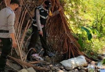 Penemuan bayi di pinggir sungai