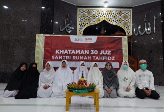 4 Santri Rumah Tahfidz Nur Sulicha Selsaikan Hafalan 30 Juz
