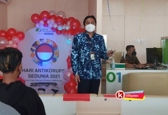 Kepala Kantor Cabang BPJS Ketenagakerjaan Blitar Agus Dwi Fitriyanto Saat Berikan Sambutan Peringatan Hari Anti Korupsi Sedunia di Kantor BPJS Ketenagakerjaan Blitar (foto : Faisal NR / Klikwarta.com)