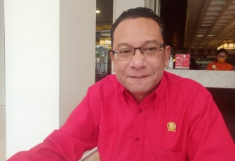 Anggota DPRD Jatim Daniel Rohi 
