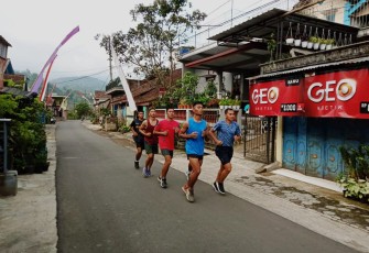 Satgas Dari Arhanud sempatkan binsik di Lokasi TMMD 112