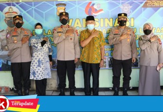 Polda Bengkulu Gelar Vaksinasi di Sekolah