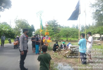 Bhabinkamtibmas Kawal Prosesi Tabut Terbuang
