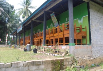 Tunjang Fasilitas Sekolah, Pemda BU Hibahkan 200 Unit Kursi dan Meja