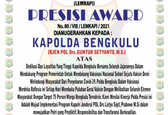 Kapolda Bengkulu Irjen Pol Guntur Setyanto M.Si menerima anugerah "Presisi Award" dari Lembaga Kajian Strategis Kepolisian Indonesia (Lemkapi)