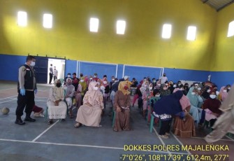 Warga Lansia Antusias Ikuti Vaksinasi di Gerai Vaksin Presisi Polres Majalengka