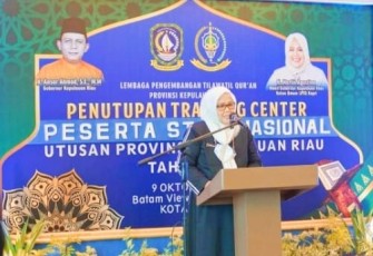 Wakil Gubernur Hj Marlin Agustina 