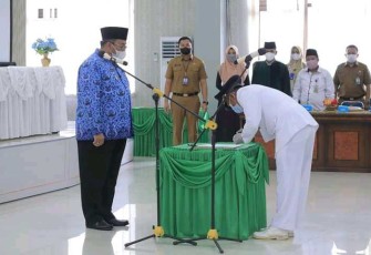 Bupati Pasaman Melantik 17 Orang Pejabat Adminsator Dan 20 Orang Pejabat Pengawas